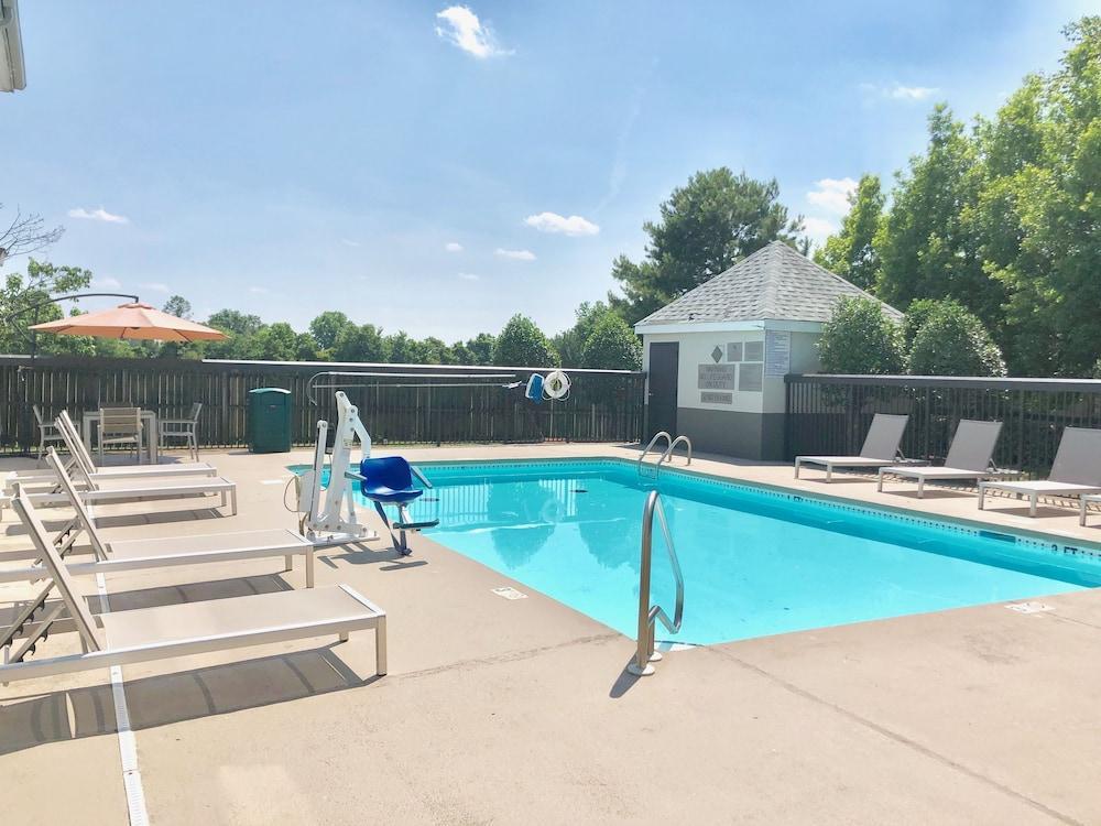 Winterville Country Inn & Suites By Radisson, Greenville, Nc מראה חיצוני תמונה