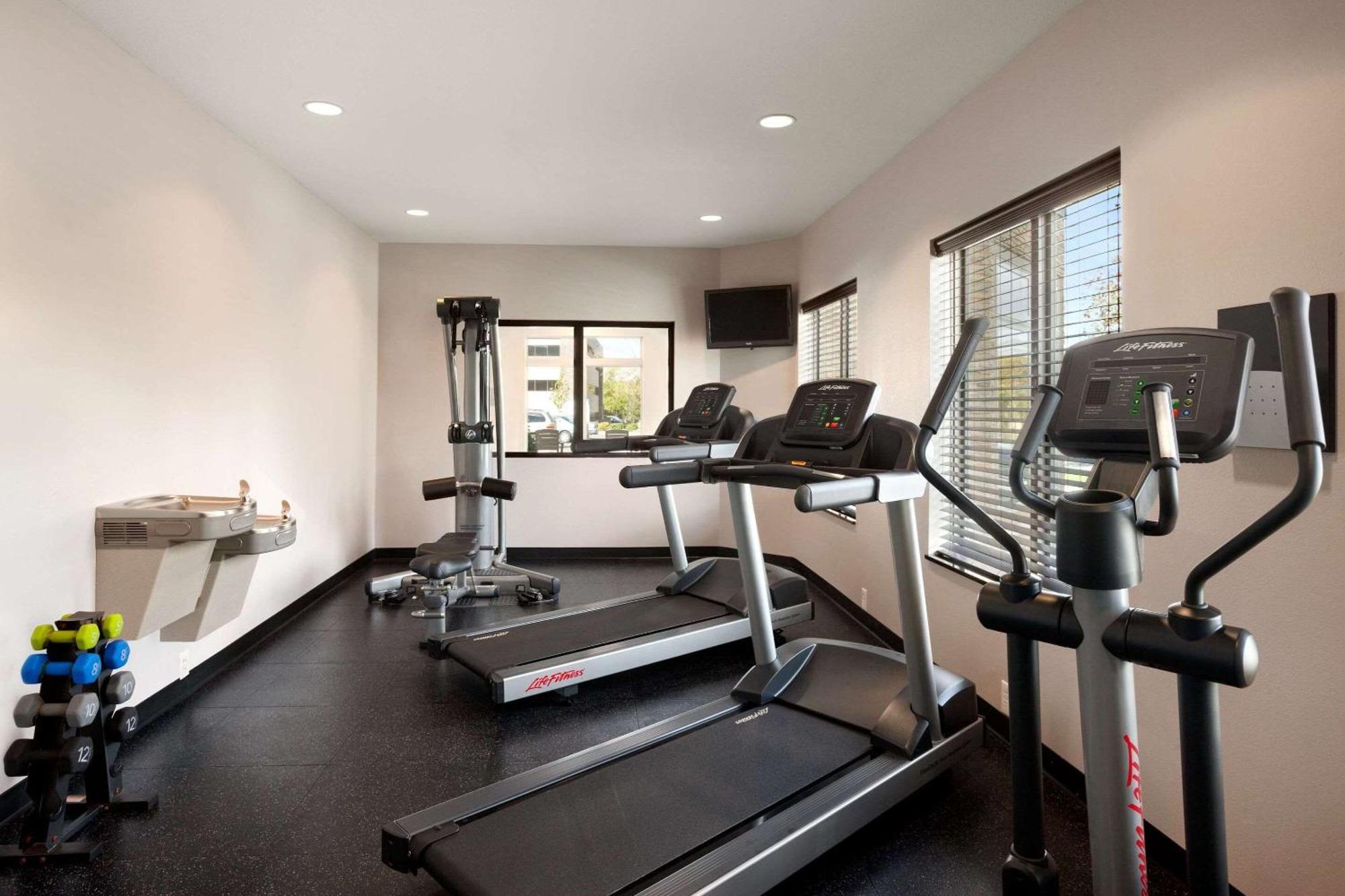 Winterville Country Inn & Suites By Radisson, Greenville, Nc מראה חיצוני תמונה
